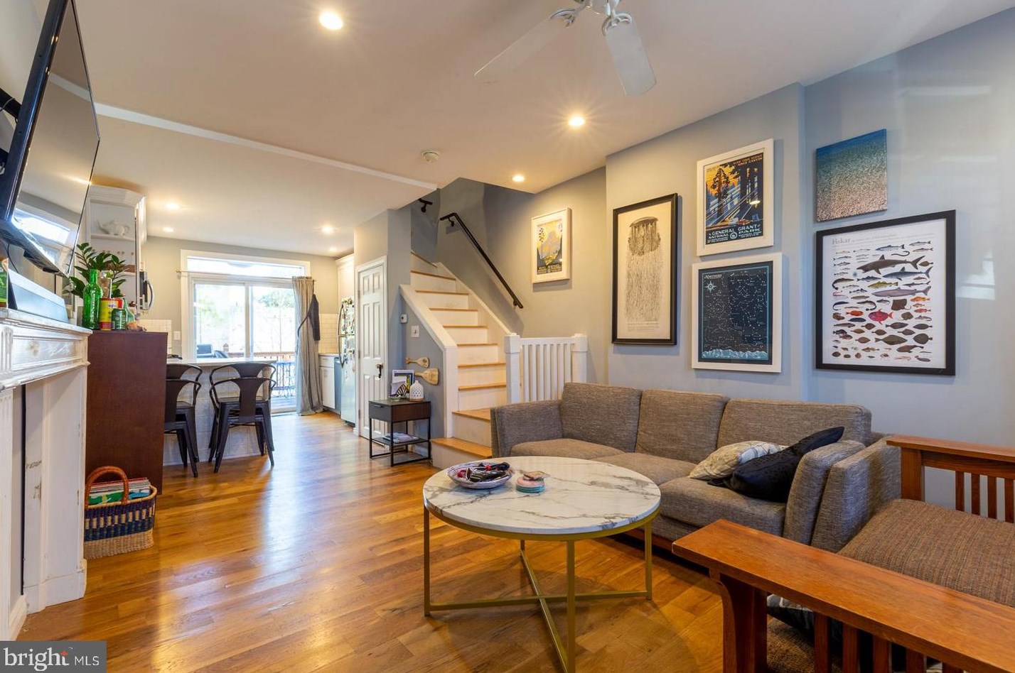 128 Thompson St, Philadelphia PA  19122-4626 exterior