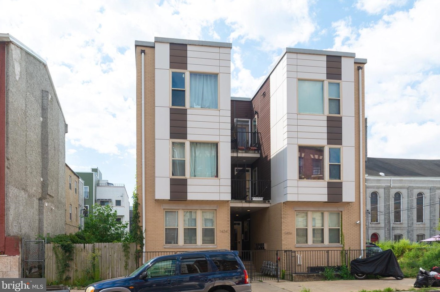 1434 Poplar St, Philadelphia PA  19130-1628 exterior
