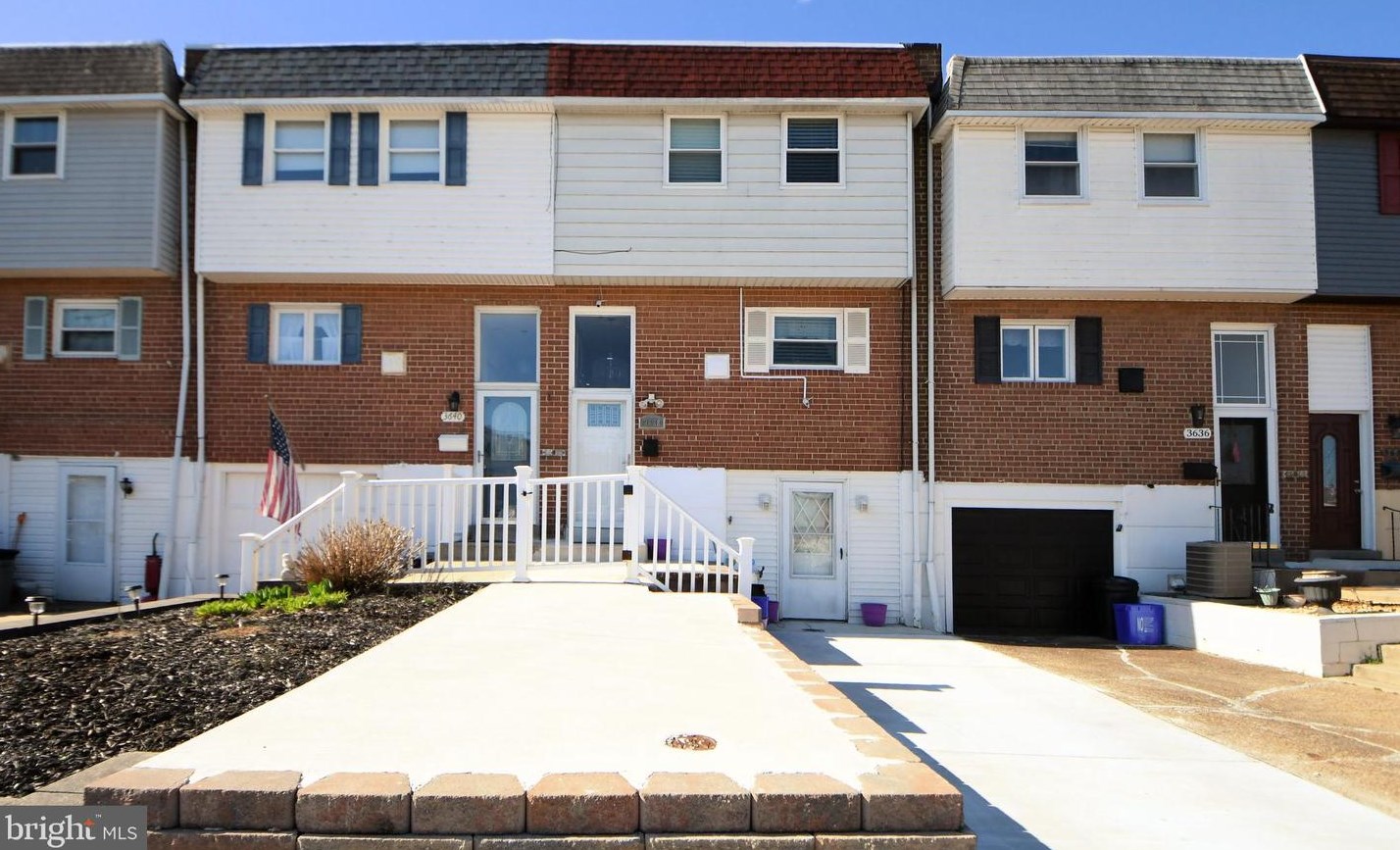 3638 Prince Cir, Philadelphia, PA 19114-1821