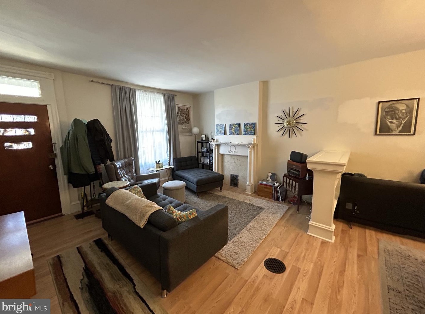 158 Lauriston St, Philadelphia, PA 19128