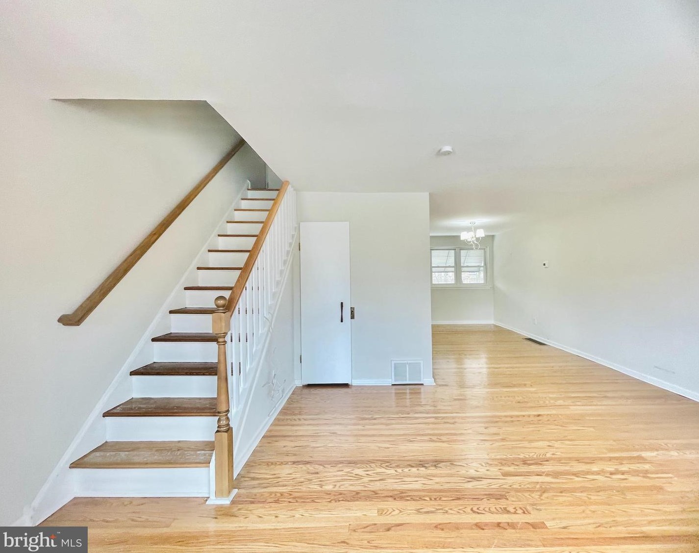 3668 Academy Rd, Philadelphia, PA 19154