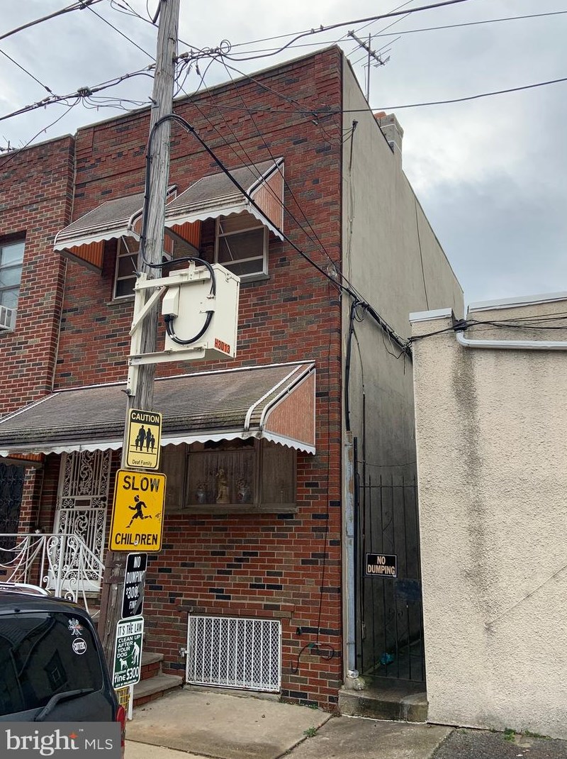 2508 Jessup St, Philadelphia, PA 19133-1452