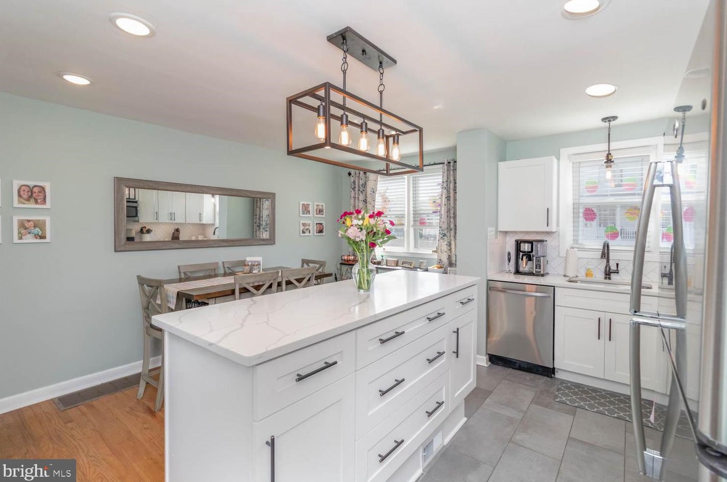 487 Kingsley St, Philadelphia PA  19128-3604 exterior