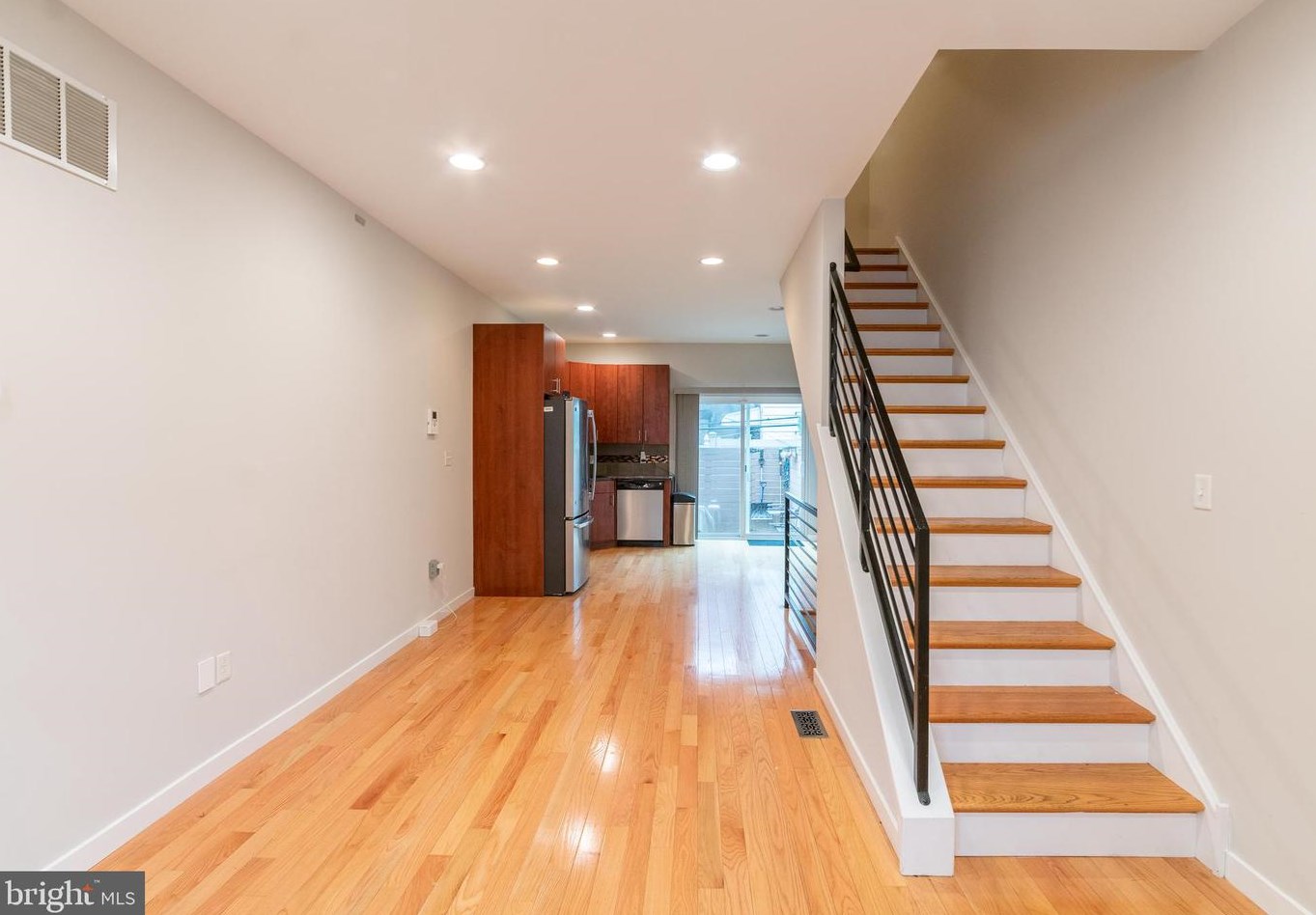 2136 Titan St, Philadelphia, PA 19146