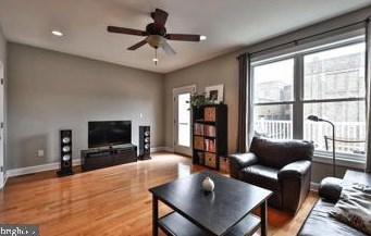 4706 Smick St, Philadelphia PA  19127-1948 exterior