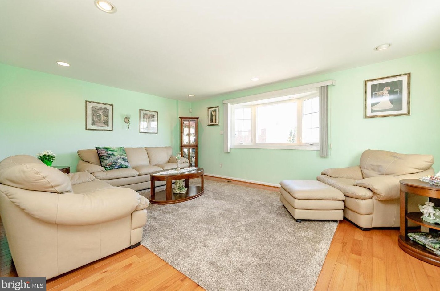 408 Selma St, Philadelphia, PA 19116-2754