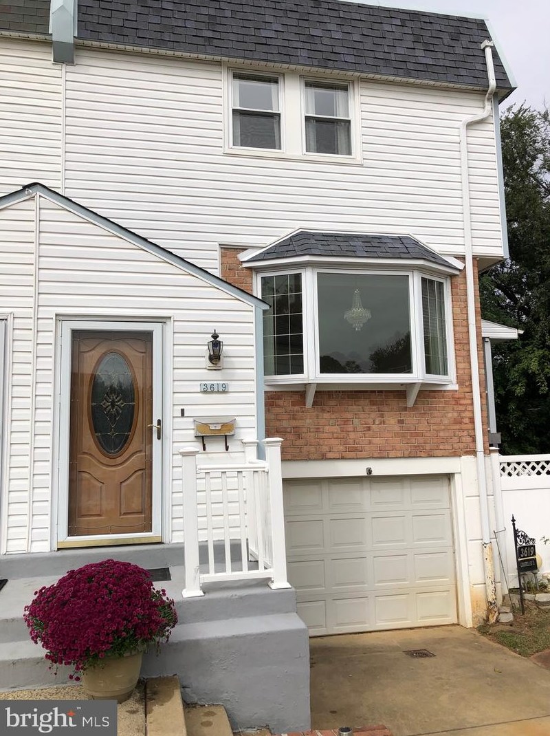 3619 N Hereford Ln, Philadelphia, PA 19114
