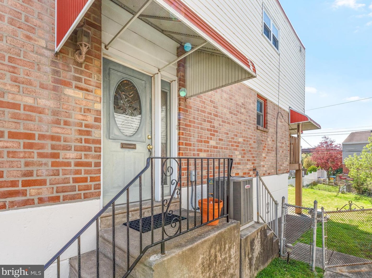 3840 Greenacres Rd, Philadelphia, PA 19154-4202