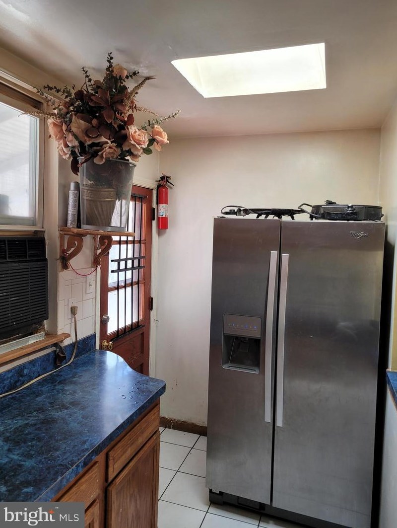 6724 Dicks Ave, Philadelphia, PA 19142-2605