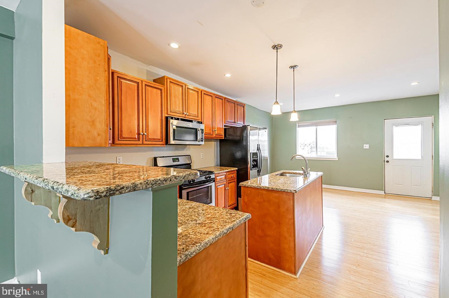 1004 Chadwick St, Philadelphia PA  19146-2008 exterior