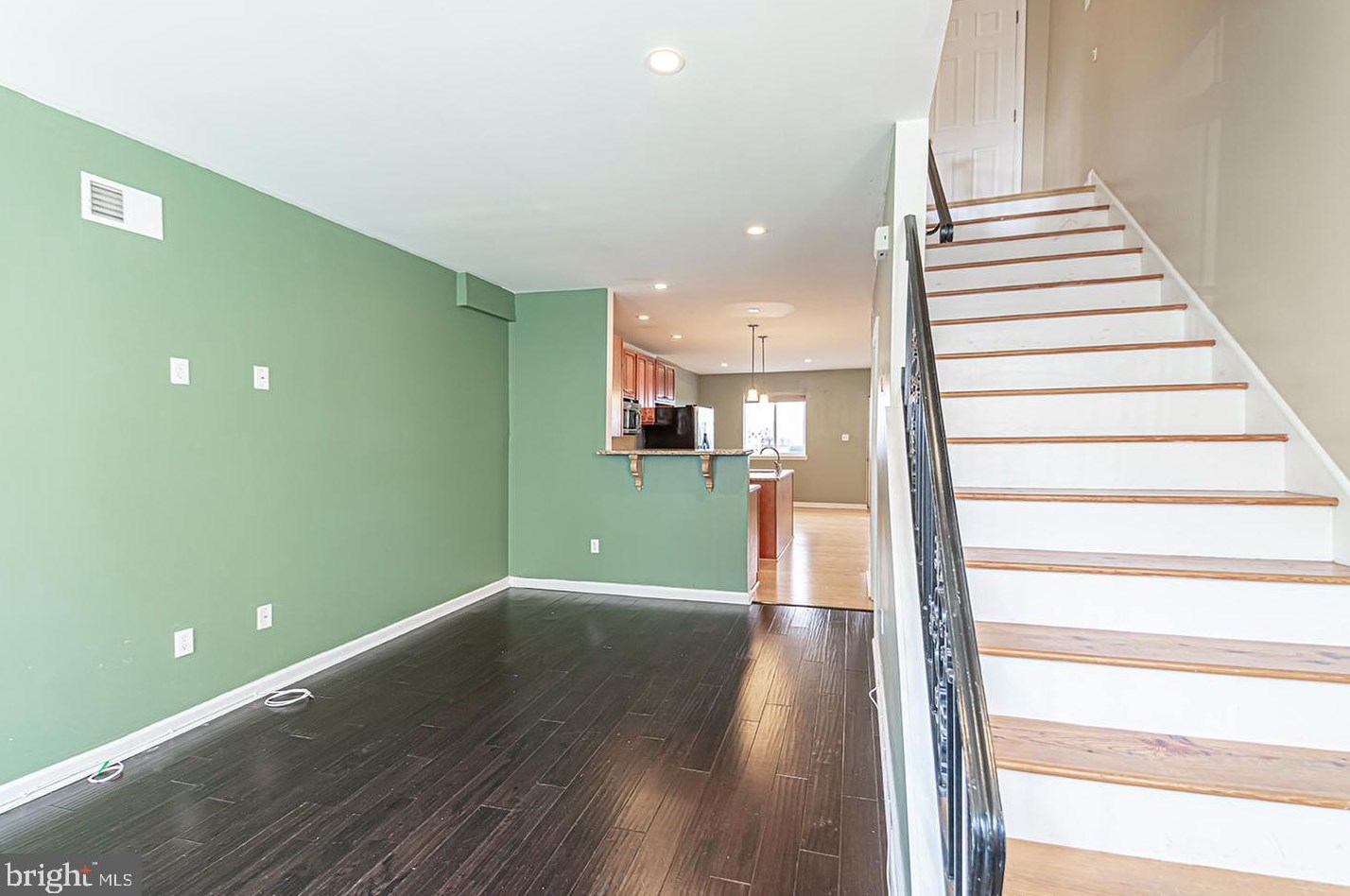 1004 S Chadwick St, Philadelphia, PA 19146