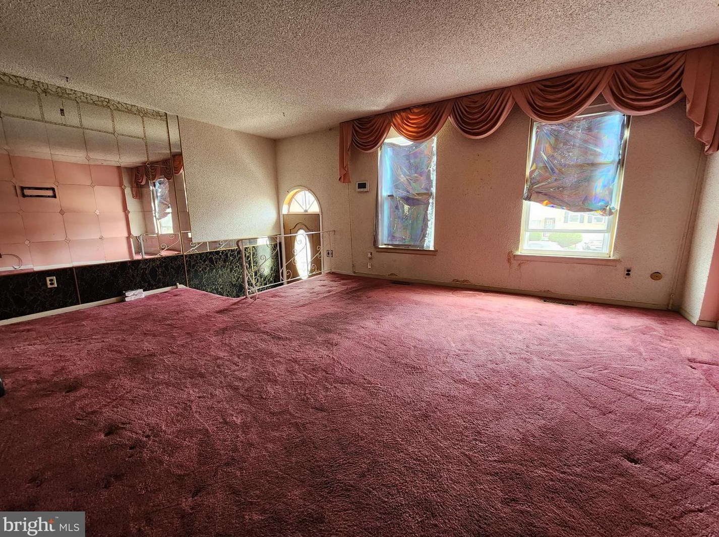 7835 Chelwynde Ave, Philadelphia, PA 19153-1702