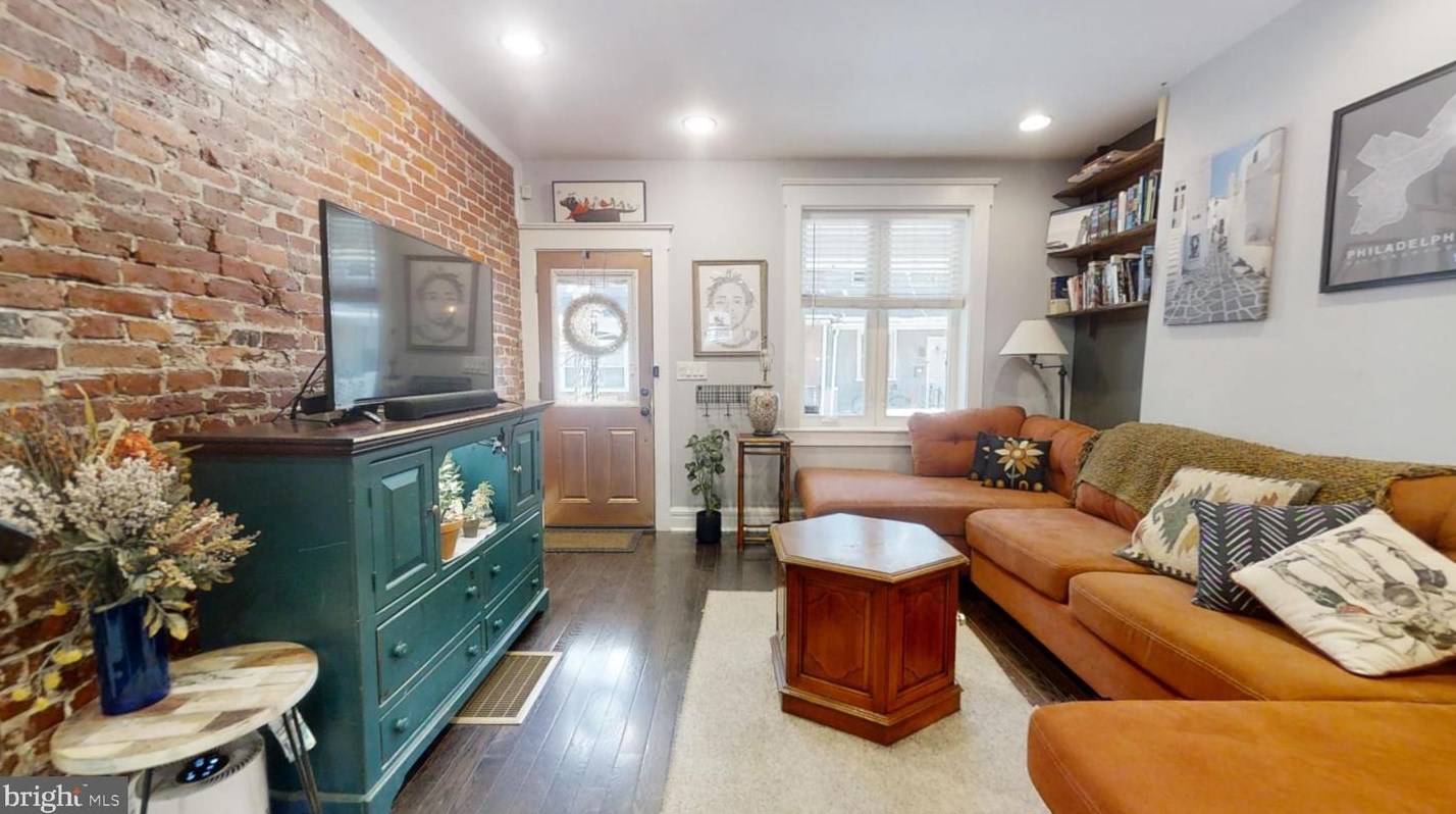 1926 Norwood St, Philadelphia, PA 19145-2731