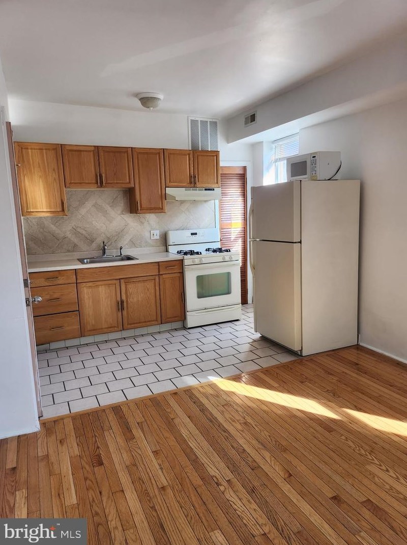 1537 S 10th Street W #unit 1, Philadelphia, PA 19147