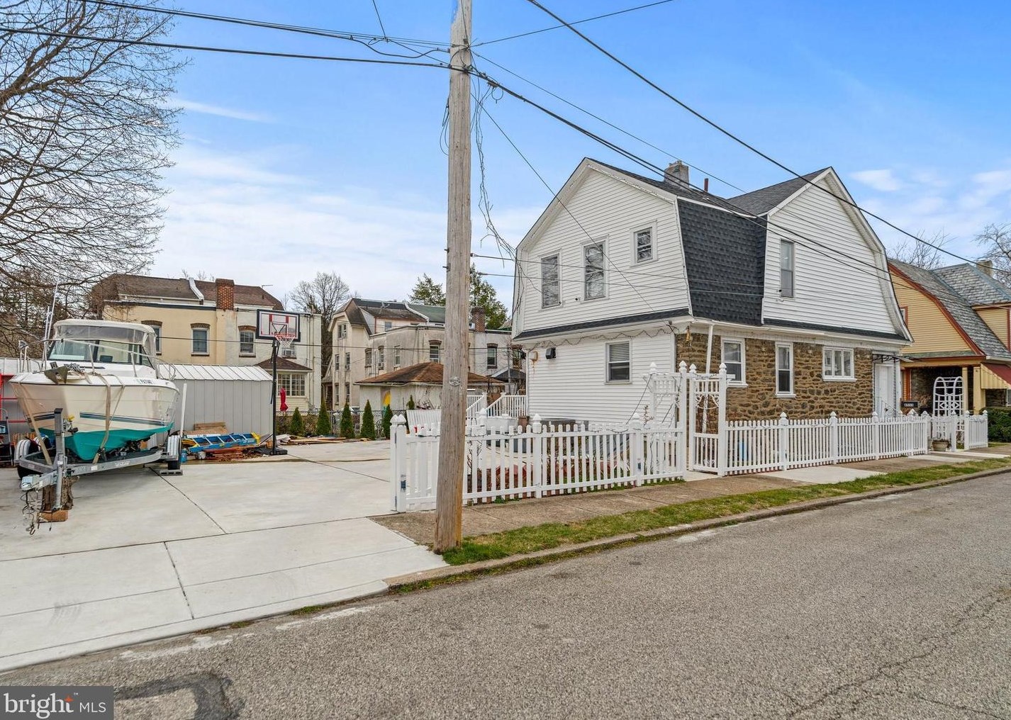 6533 N Camac St, Philadelphia, PA 19126