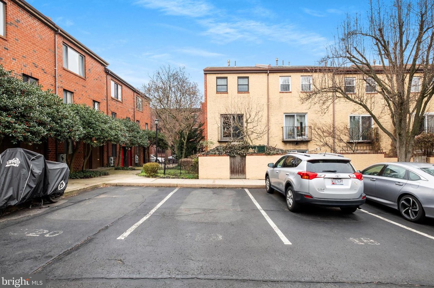 813 Taney St, Philadelphia PA 19146-1045 exterior