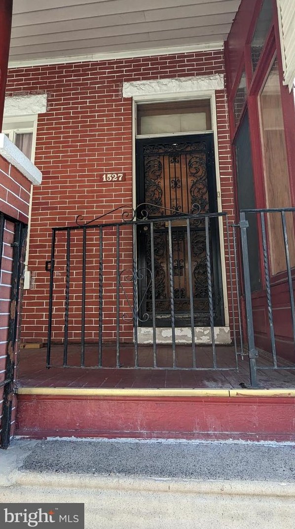 1527 Hollywood St, Philadelphia, PA 19121-3631
