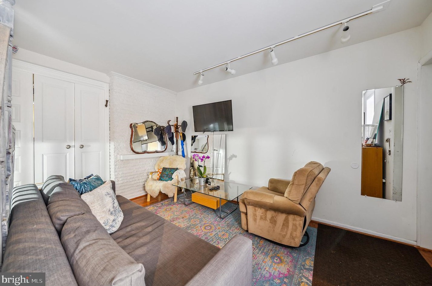 916 Delhi St, Philadelphia, PA 19147-3810