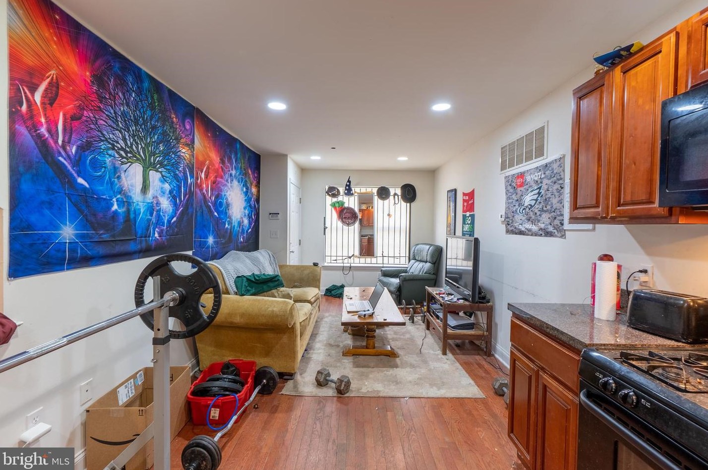 1716 W Norris St #1, Philadelphia, PA 19121