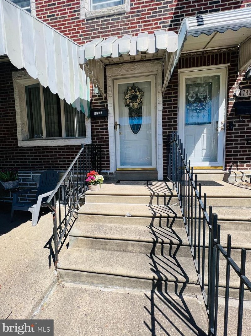 4731 Ashville St, Philadelphia, PA 19136-3301