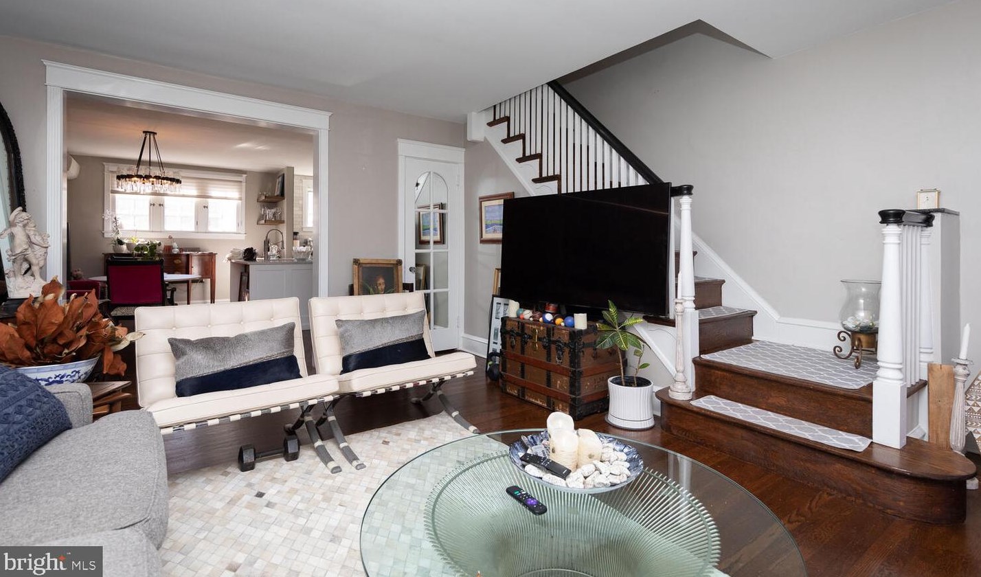 3470 Queen Ln, Philadelphia PA  19129-1441 exterior