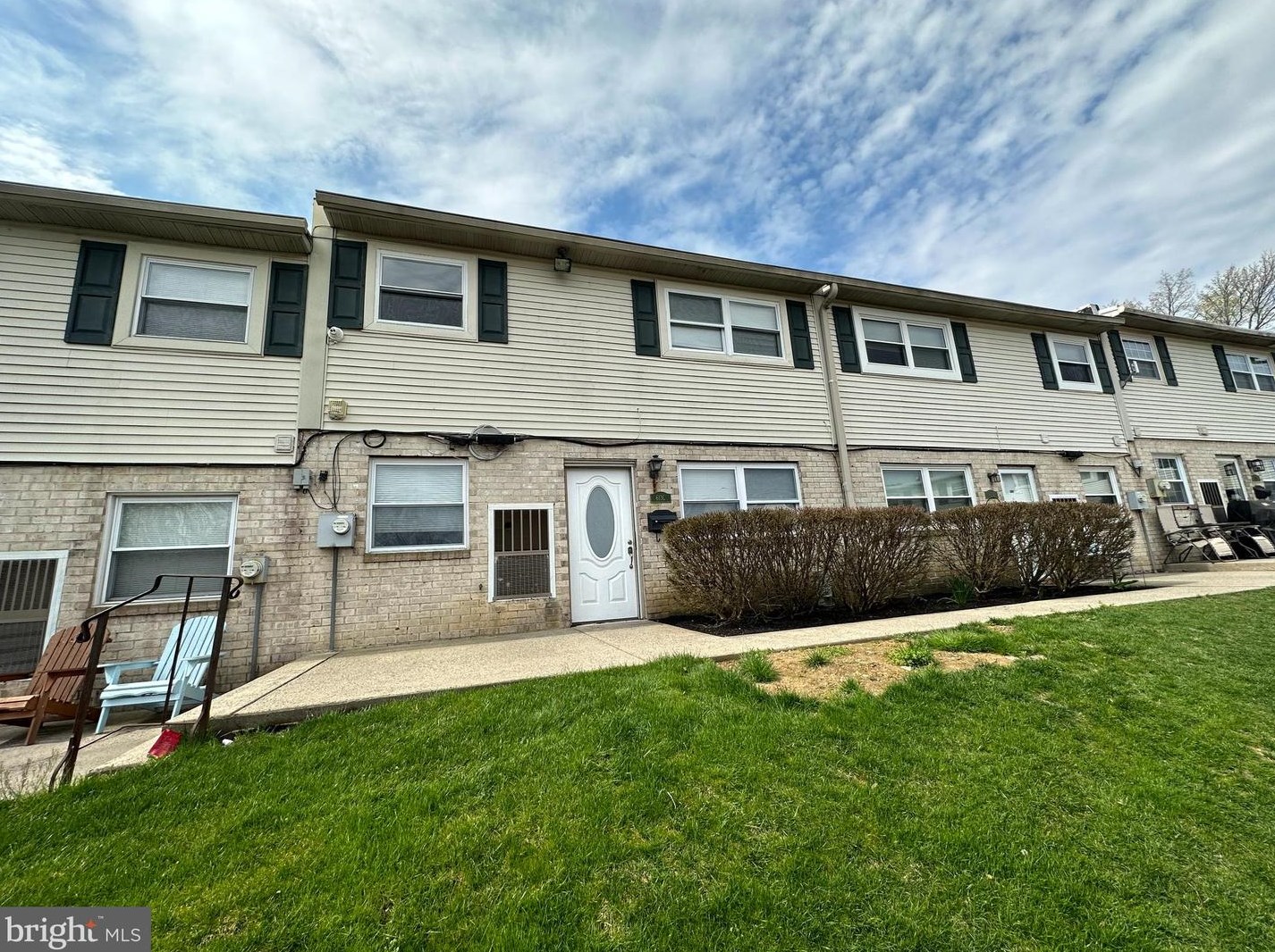 613 Edison Ave, Philadelphia PA 19116-1263 exterior