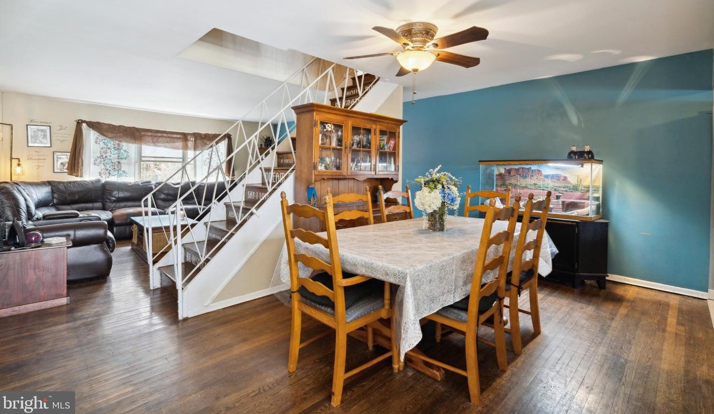 3597 Nottingham Ln, Philadelphia, PA 19114-1403