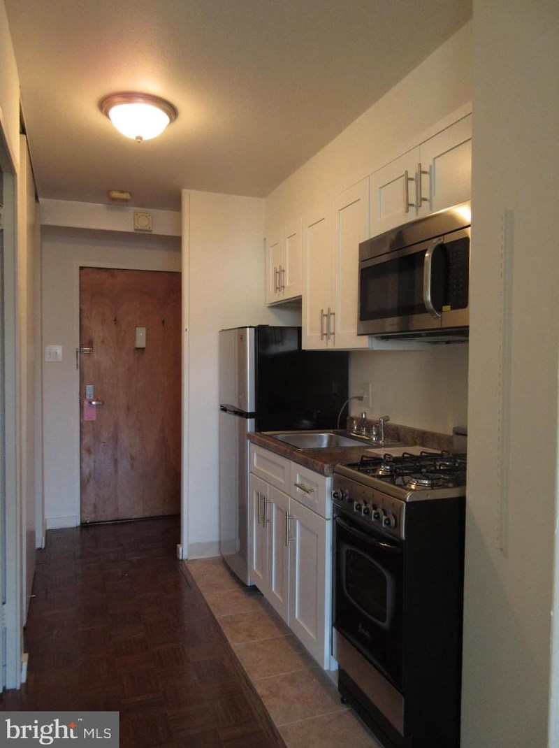 604 S Washington Sq Apt 113, Philadelphia, PA 19106