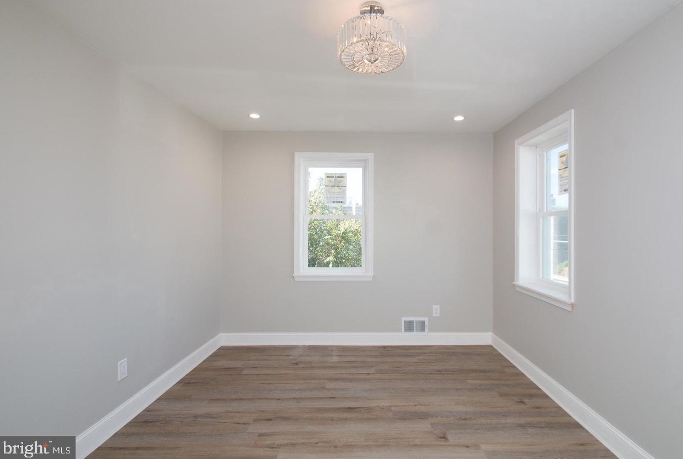 2633 Jasper St, Philadelphia PA  19125-1129 exterior