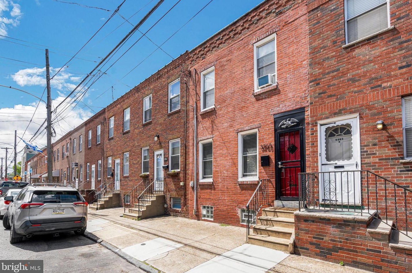 3268 Edgemont St, Philadelphia, PA 19134-5242