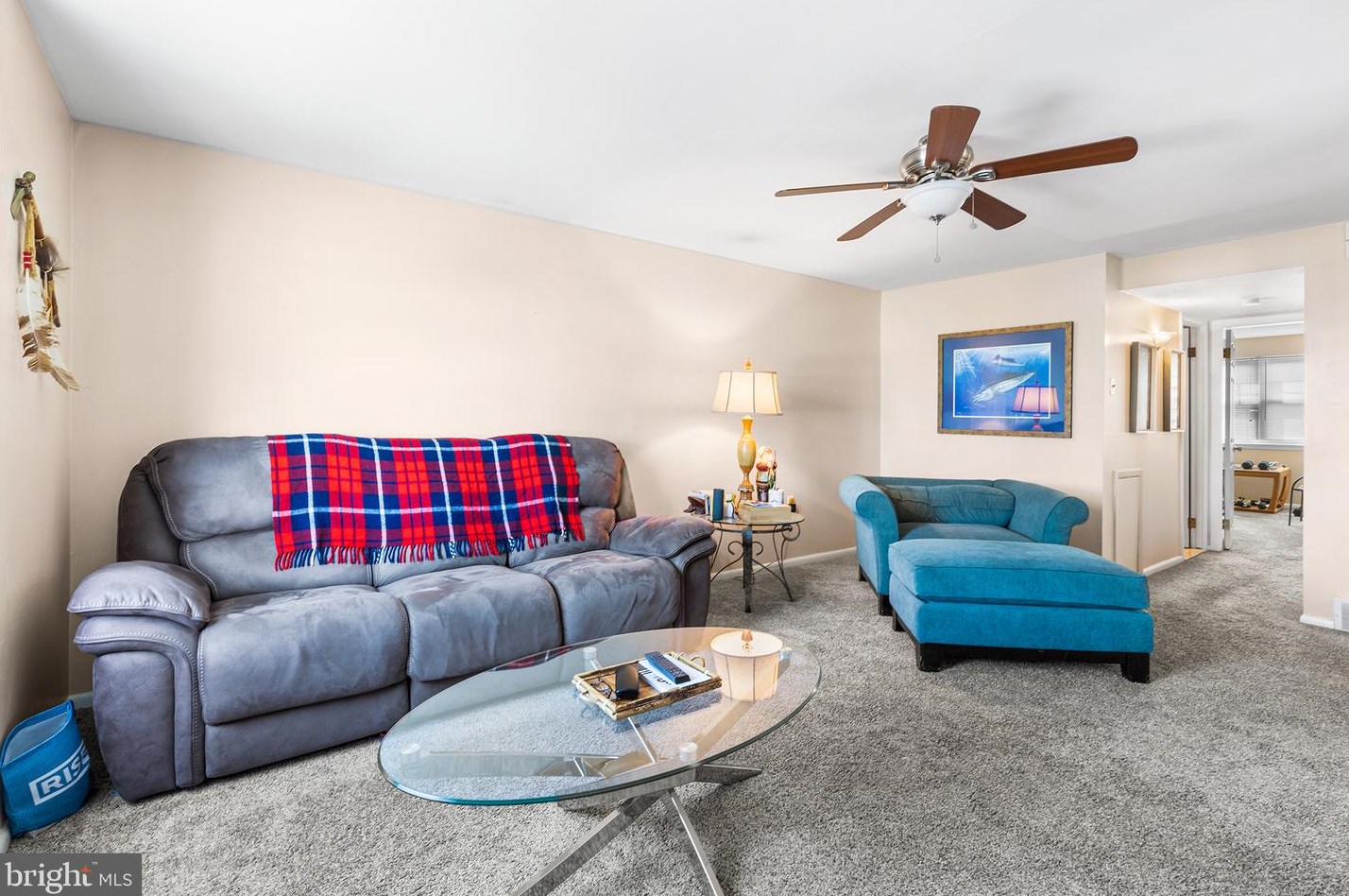 10106 Calera Rd, Philadelphia PA 19114-1214 exterior