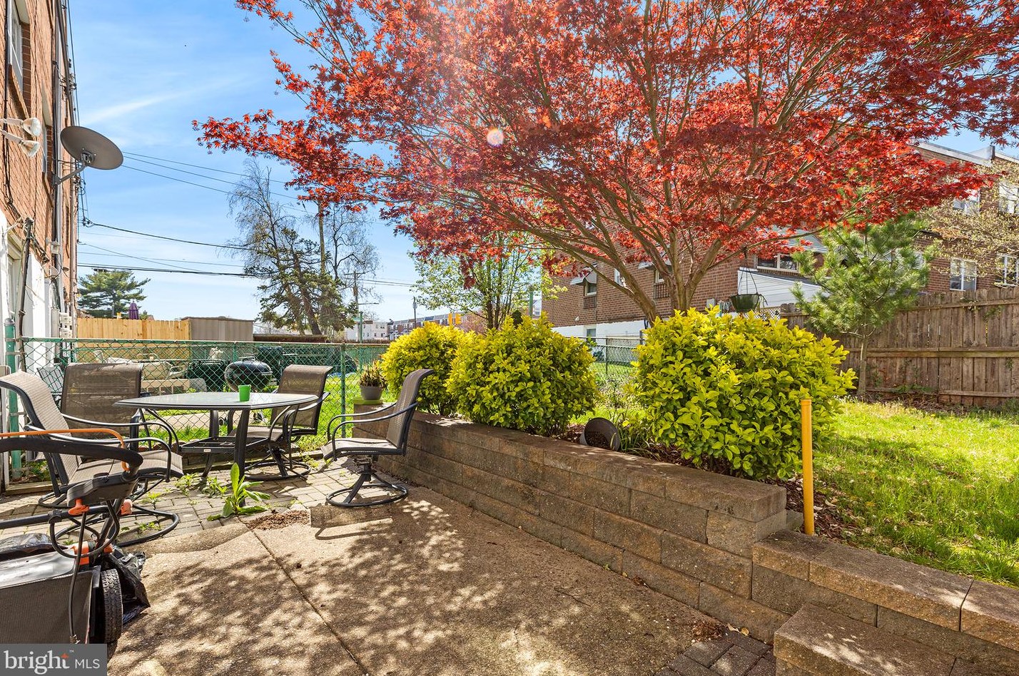 10106 Calera Rd, Philadelphia PA 19114-1214 exterior