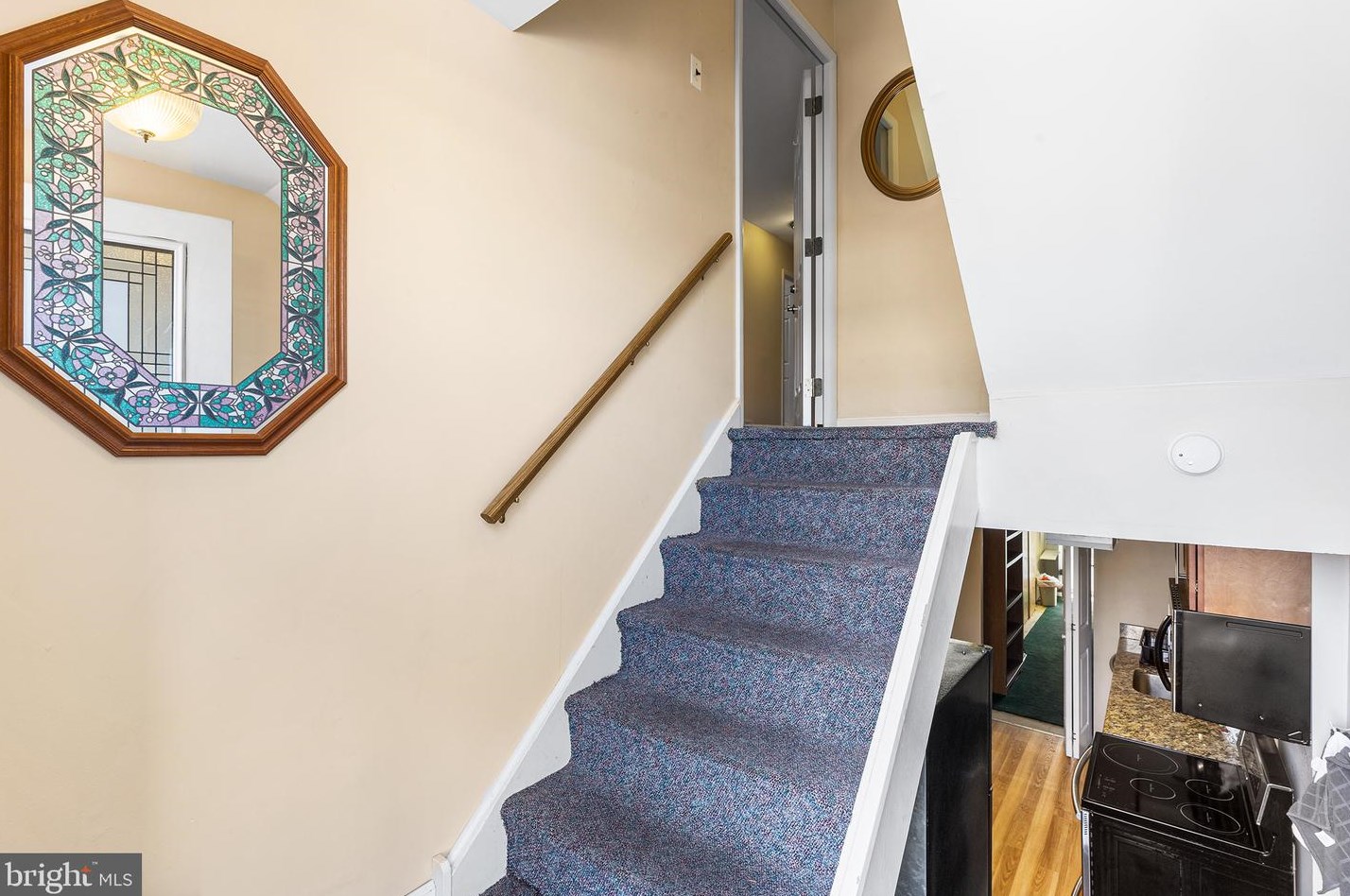 10106 Calera Rd, Philadelphia, PA 19114-0012