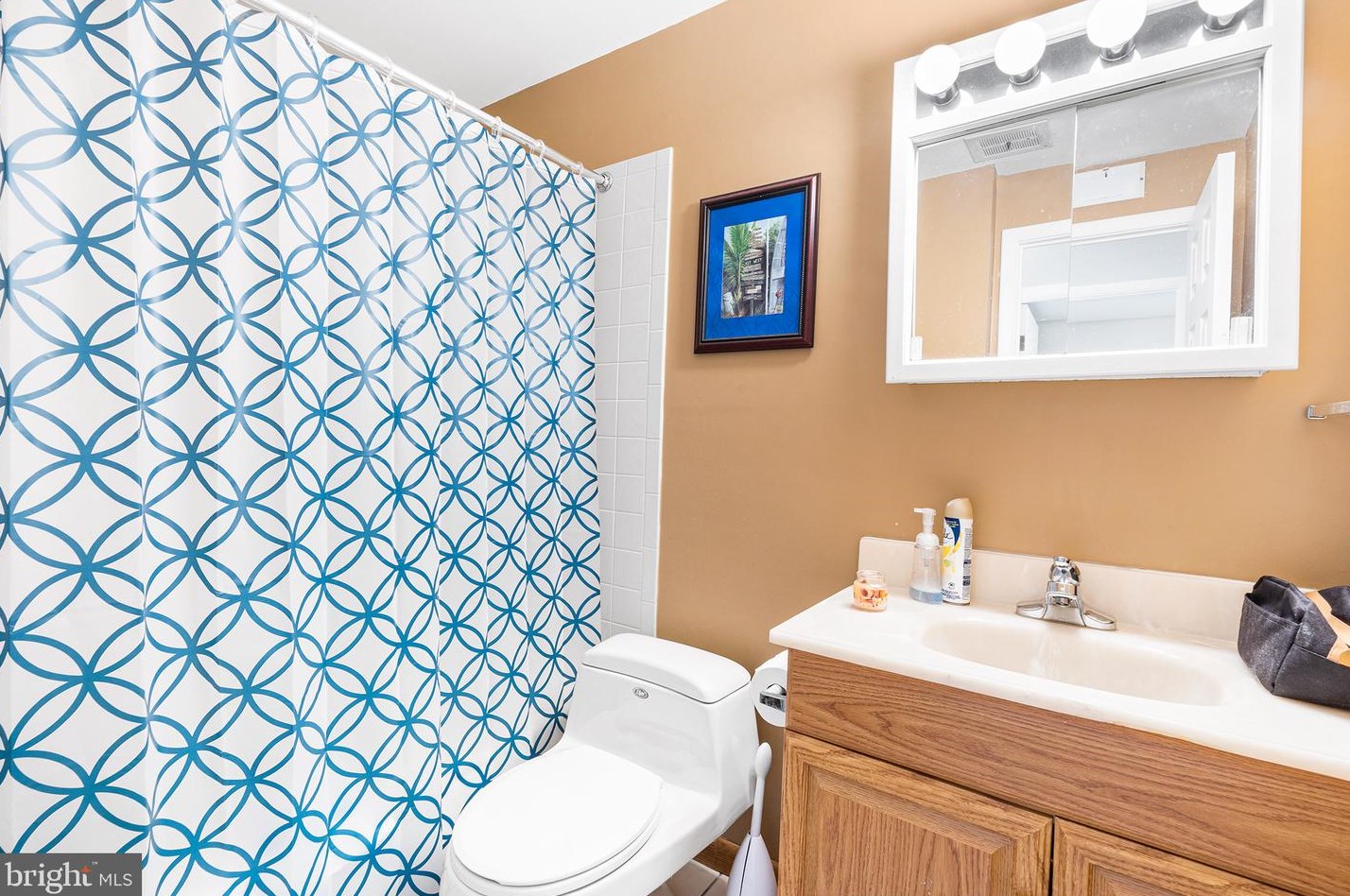 10106 Calera Rd, Philadelphia PA 19114-1214 exterior