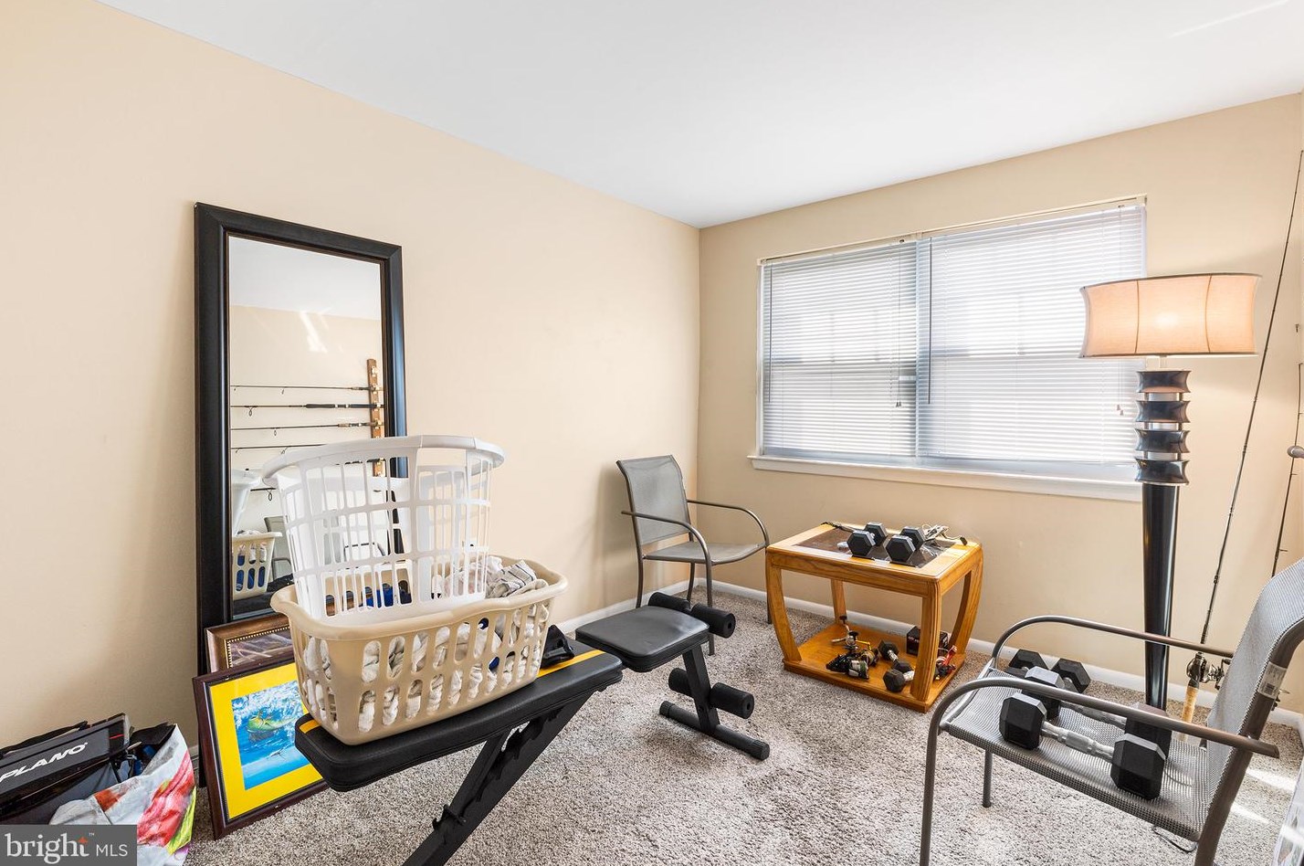 10106 Calera Rd, Philadelphia PA 19114-1214 exterior