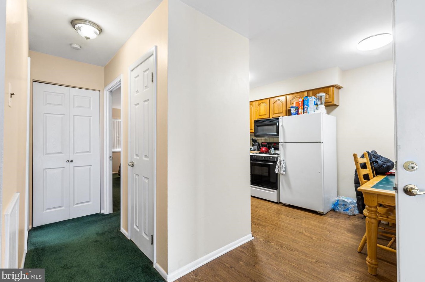 10106 Calera Rd, Philadelphia PA 19114-1214 exterior