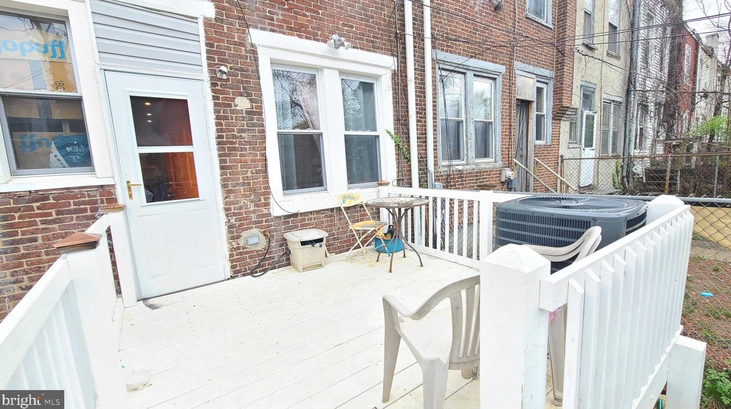 5632 Crowson St, Philadelphia PA  19144-1304 exterior