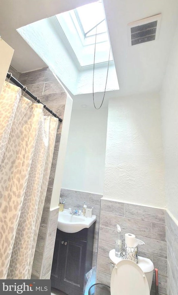 5632 Crowson St, Philadelphia PA  19144-1304 exterior