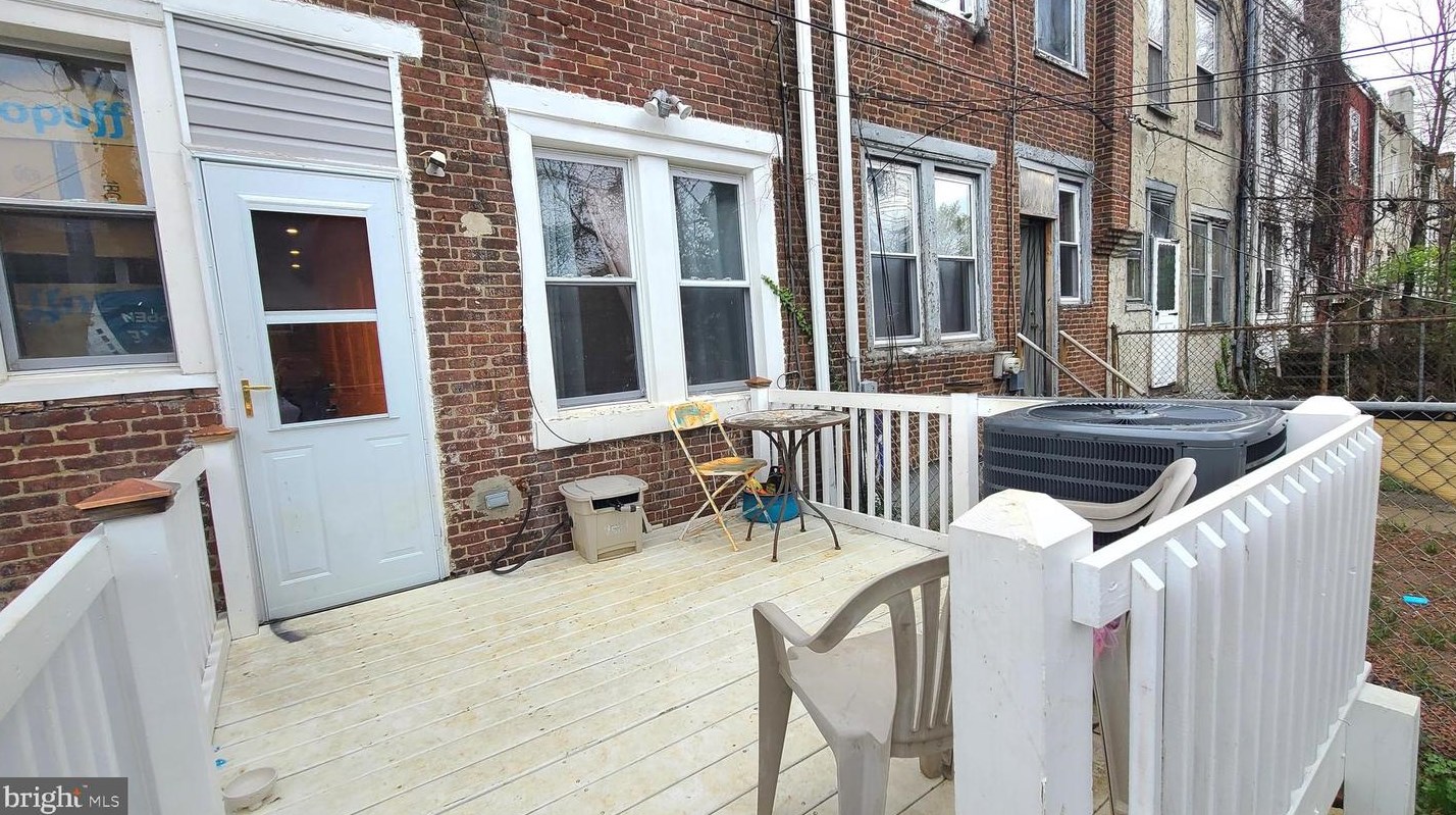 5632 Crowson St, Philadelphia PA  19144-1304 exterior