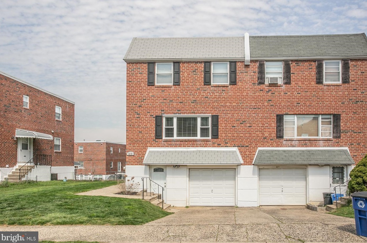 419 Larkspur St, Philadelphia, PA 19116-2711