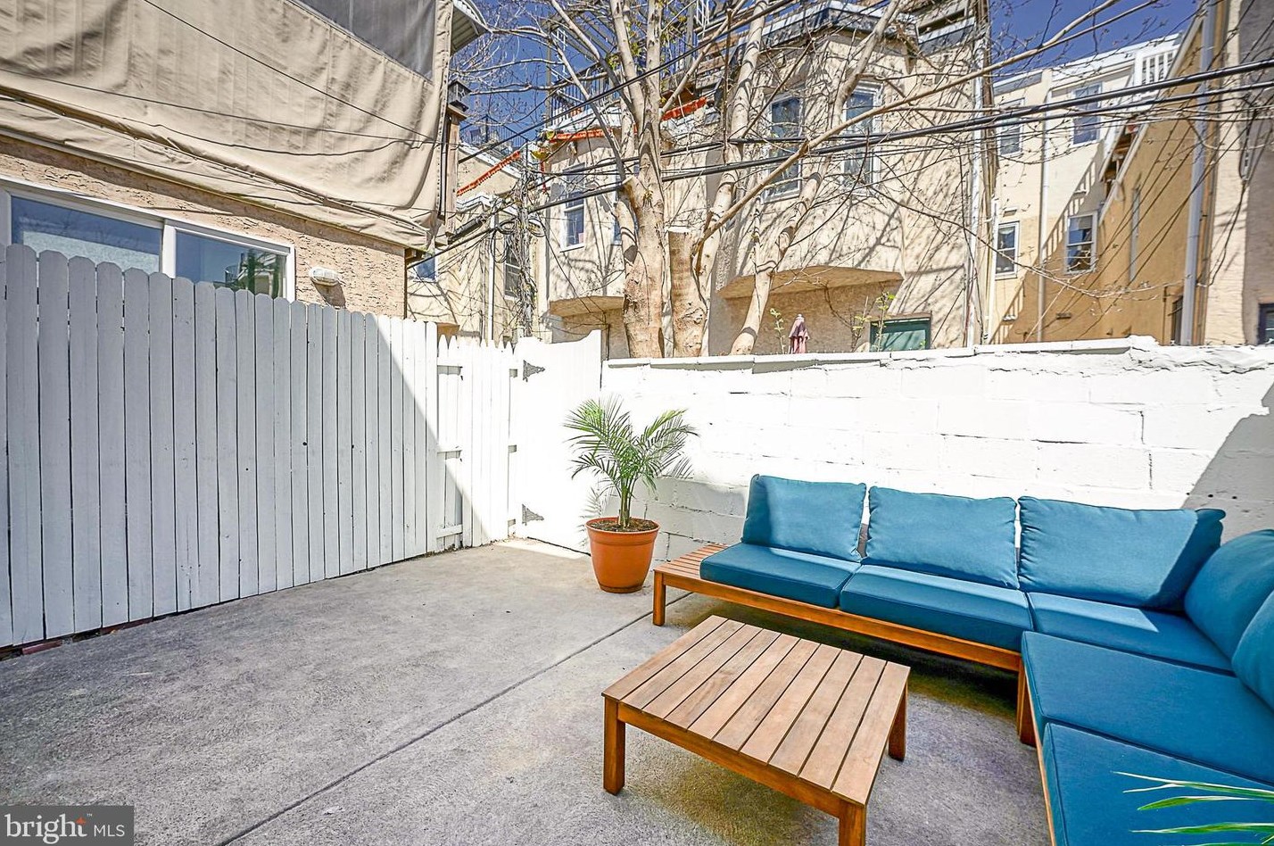 1927 Montrose St, Philadelphia PA  19146-2628 exterior