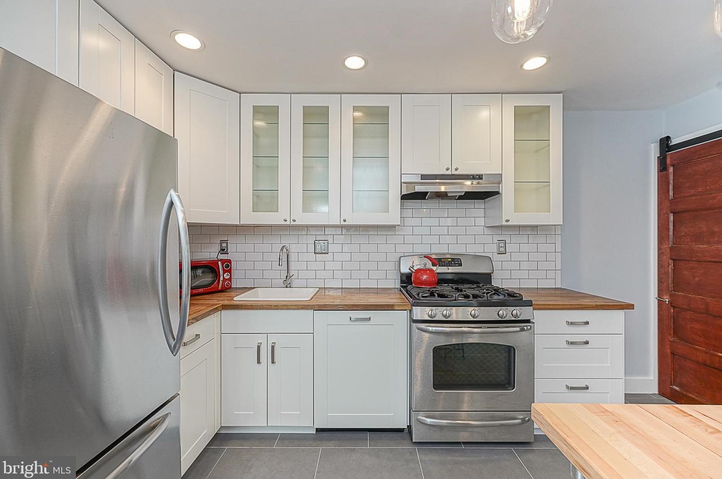 1927 Montrose St, Philadelphia PA  19146-2628 exterior