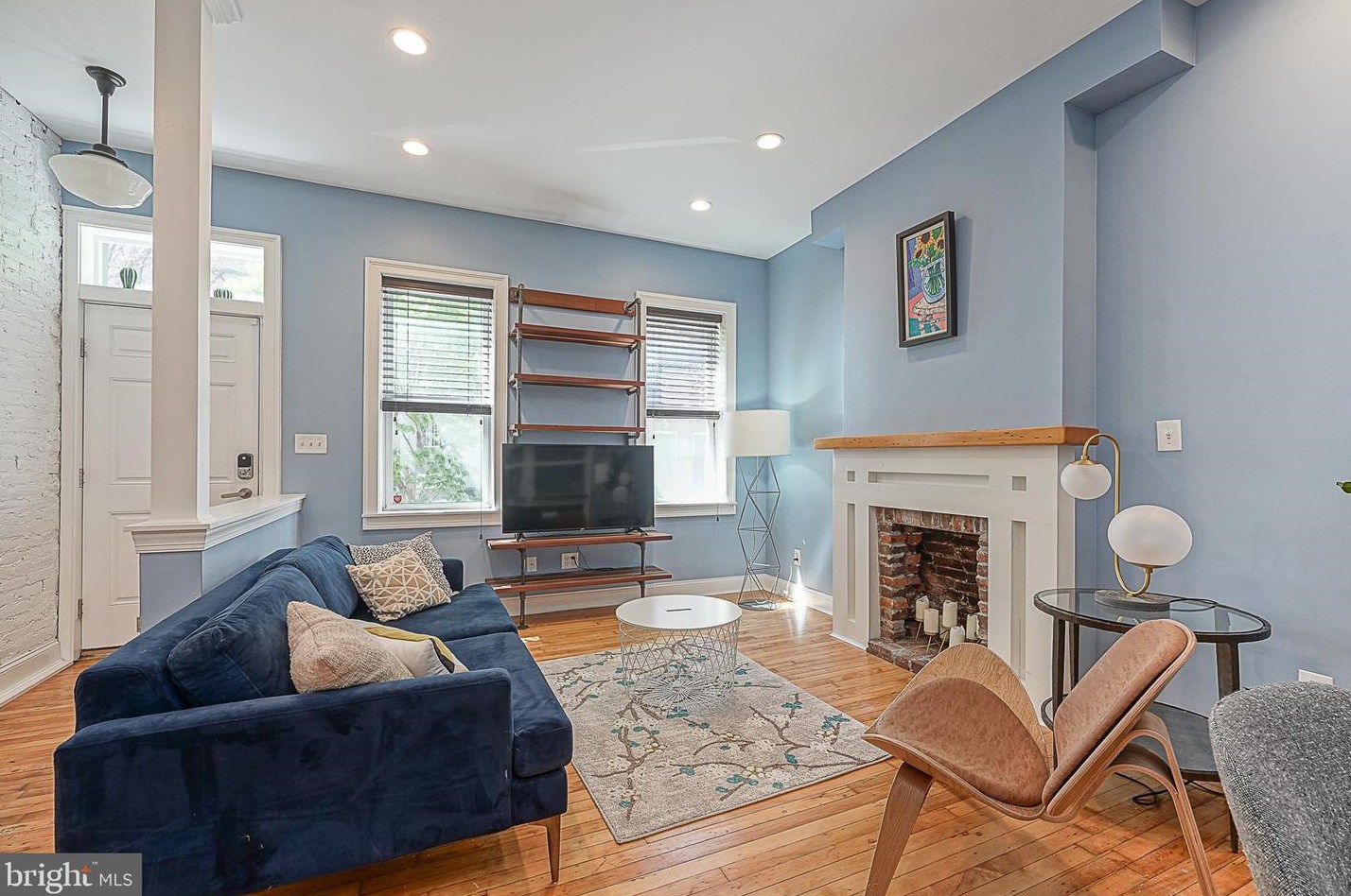 1927 Montrose St, Philadelphia PA  19146-2628 exterior