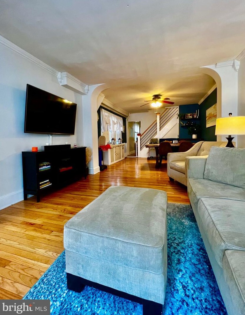 2709 Somerset St, Philadelphia, PA 19132-2524
