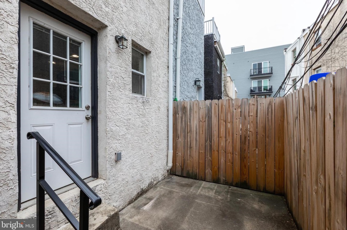1620 Swain St, Philadelphia PA  19130-2828 exterior
