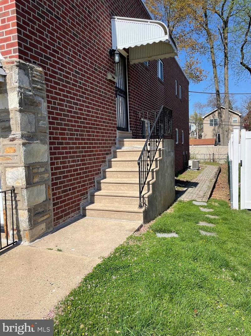 4403 Pearson Ave #2nd Floor, Philadelphia, PA 19114