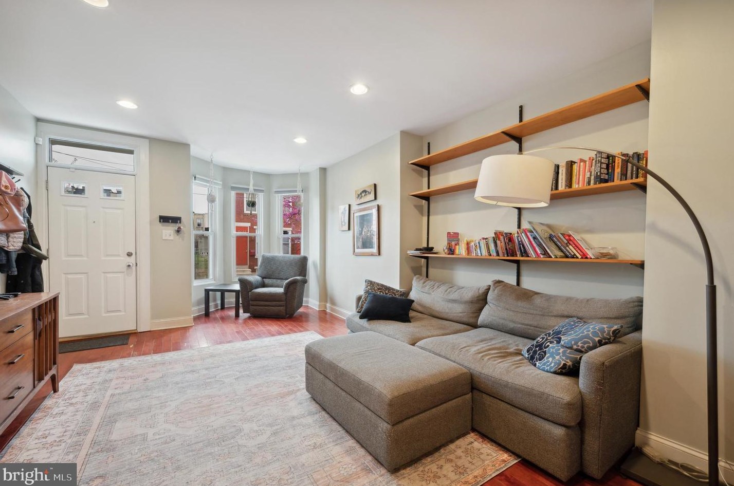 2077 Hagert St, Philadelphia, PA 19125-1631