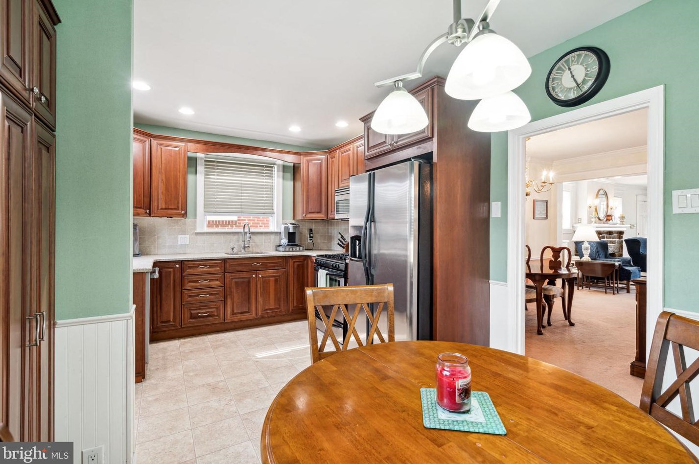 3239 Stanwood St, Philadelphia PA 19111-2306 exterior