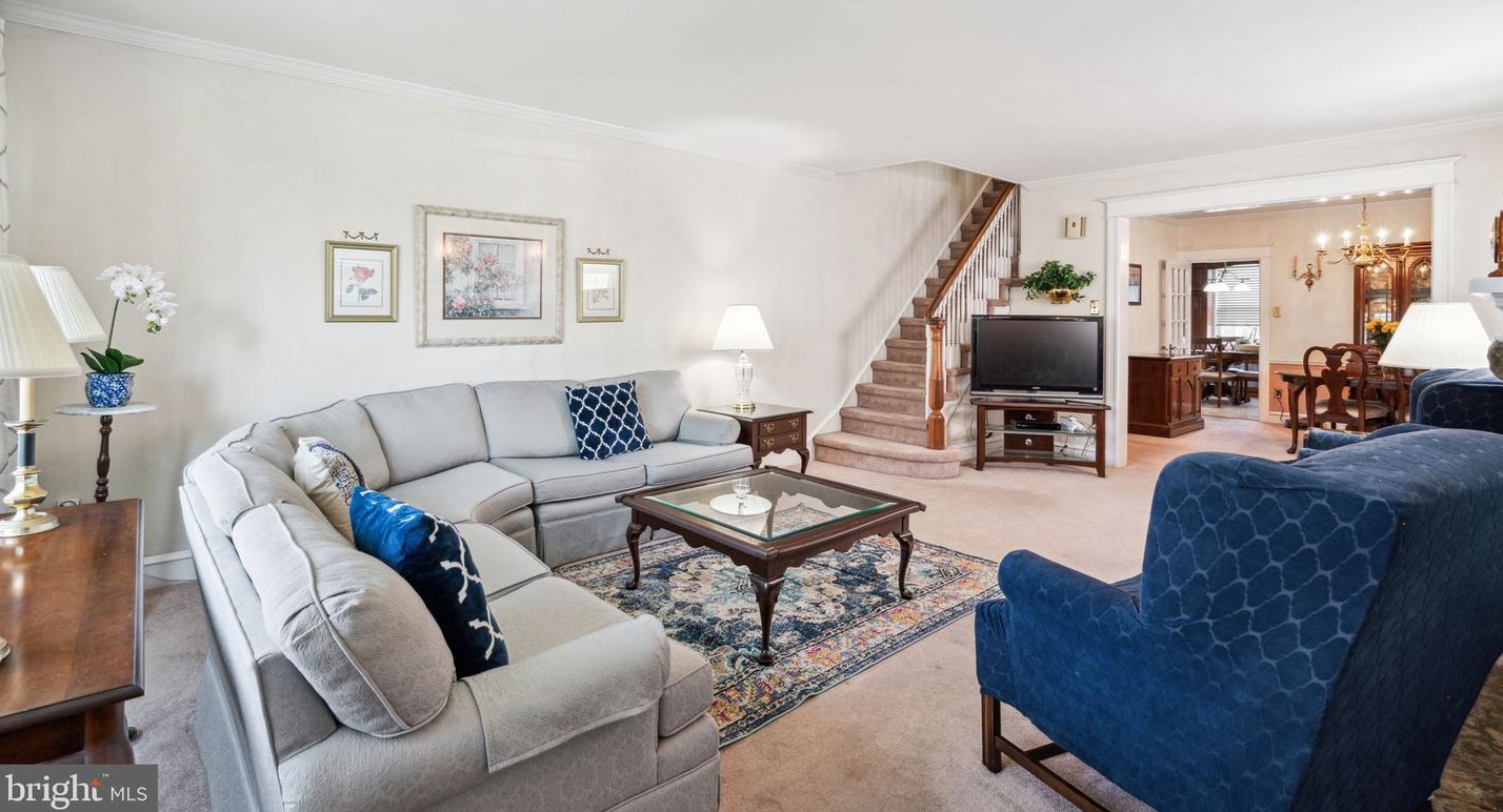 3239 Stanwood St, Philadelphia PA 19111-2306 exterior