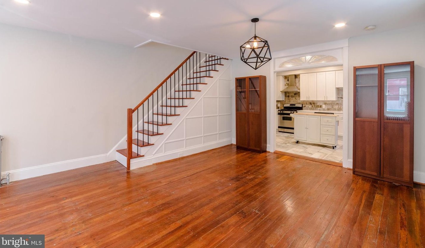 401 Watkins St, Philadelphia PA  19148-1804 exterior